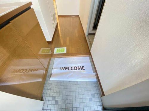 メゾン第六初島の玄関