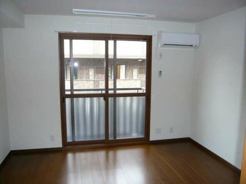 ヴァンヴェールB棟の居間