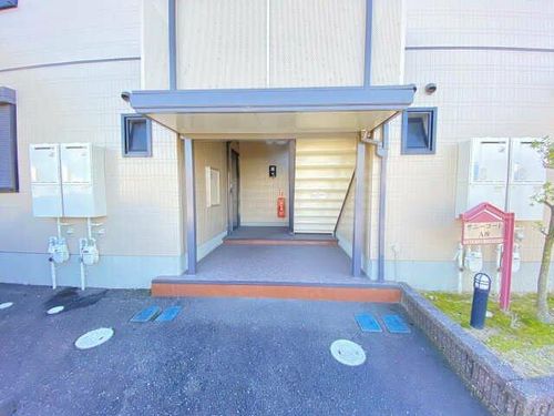 サニーコートA棟の玄関