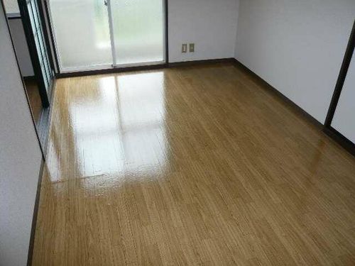 リバーサイド中島の居間