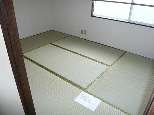 リバーサイド中島の居間