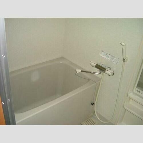 レーベンスIの風呂