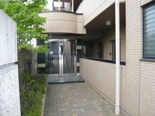 レーベンスIの玄関