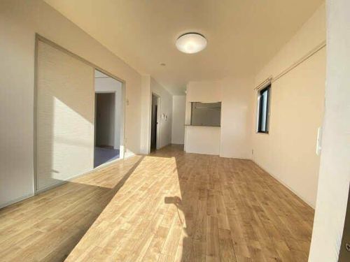 ヴェルドミール葵B棟の居間