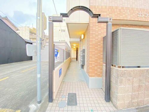 コンフォール雅の玄関