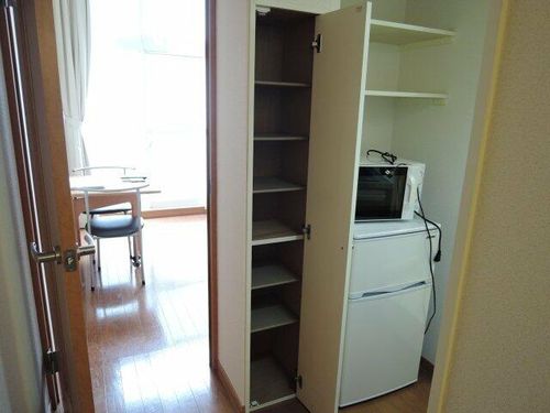 レオパレスタチバナ106の内装