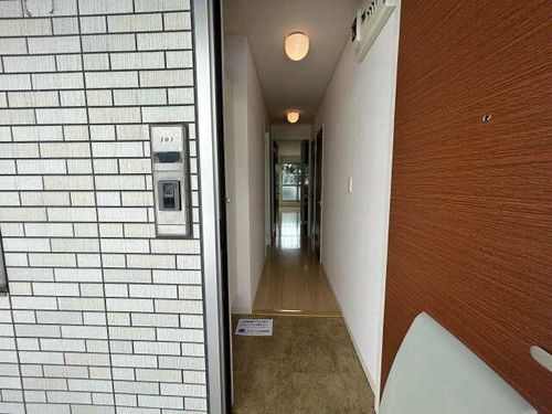 グレーシアSの玄関