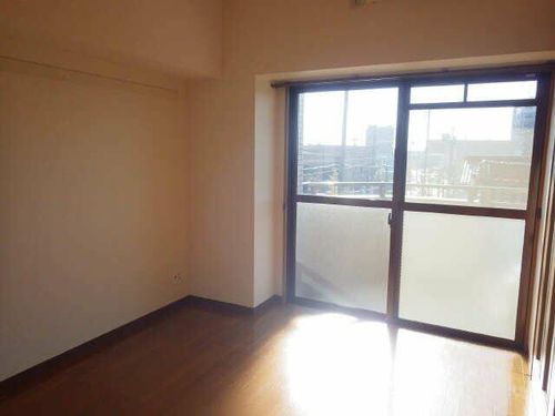 マイハイム末広の居間