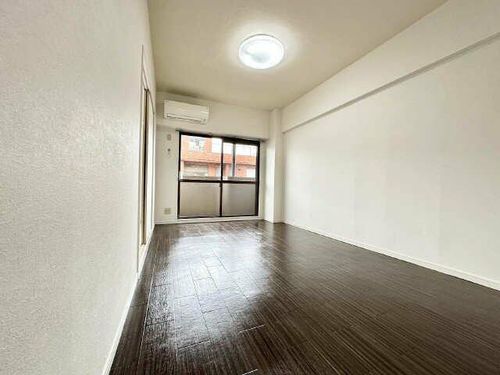 ブランメゾンコジマの居間