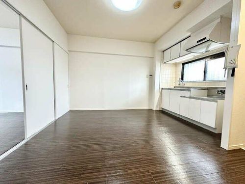 ブランメゾンコジマの居間