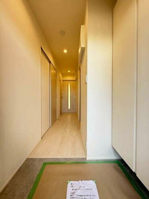 ティーメゾン グリシーヌ N棟の玄関