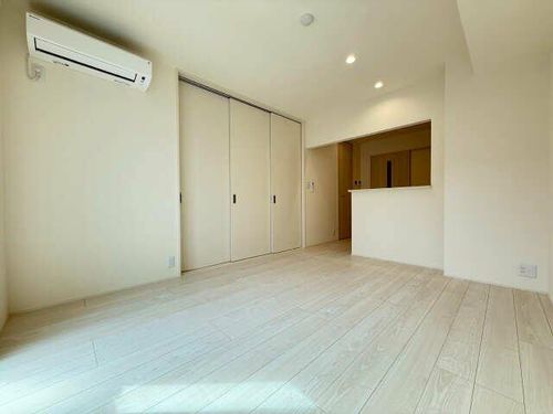 ティーメゾン グリシーヌ N棟の居間