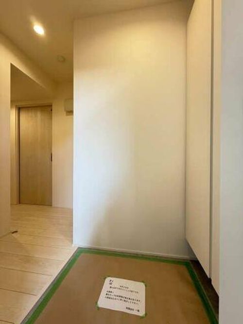 ティーメゾン グリシーヌ N棟の玄関