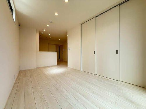 ティーメゾン グリシーヌ N棟の居間