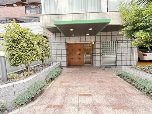 グランマスト鶴舞の玄関