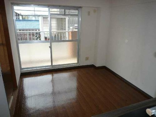 レスポアールEAST21thの居間