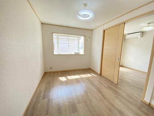 エルディム新栄の居間