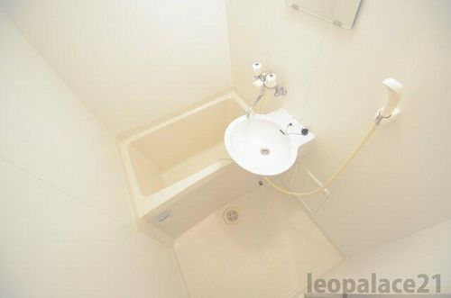 レオパレスKあんどK202の風呂