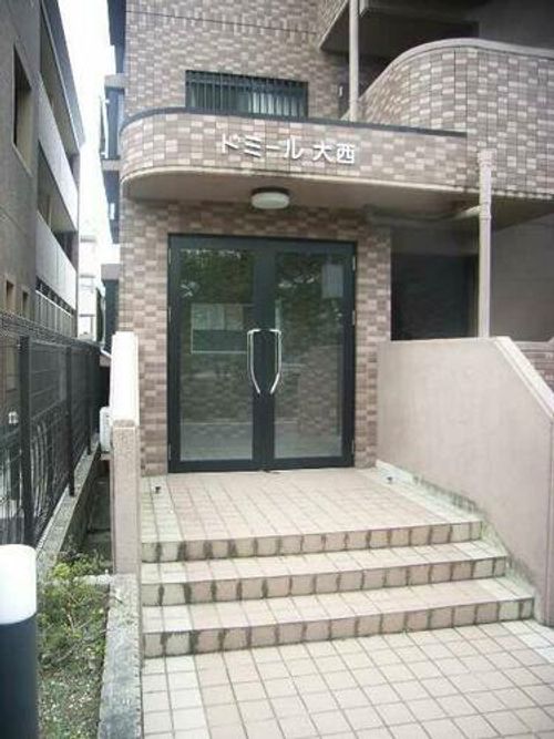 ドミール大西の玄関
