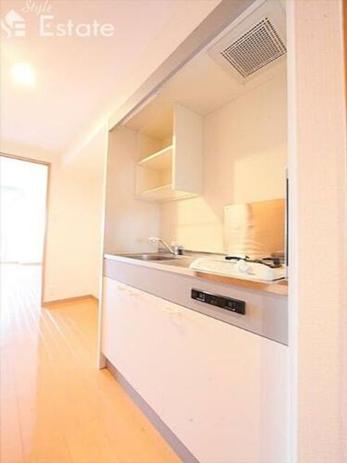 ニューシティアパートメンツ円上町のキッチン