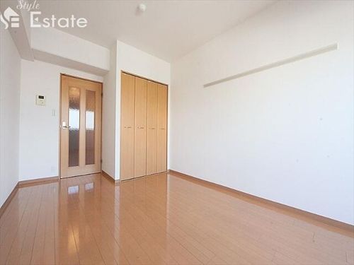 ニューシティアパートメンツ円上町の居間