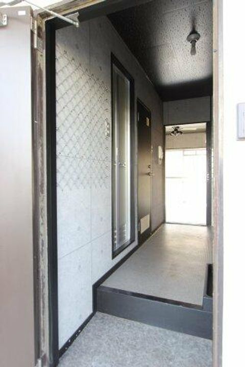 ヒロタハイツの玄関