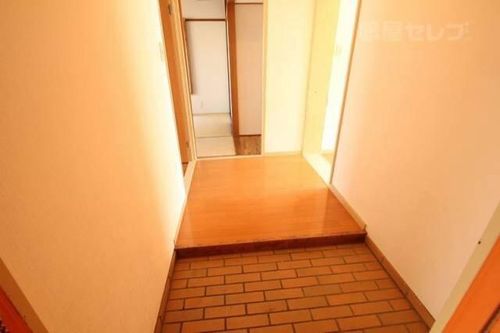 ドールナカムラ301の玄関