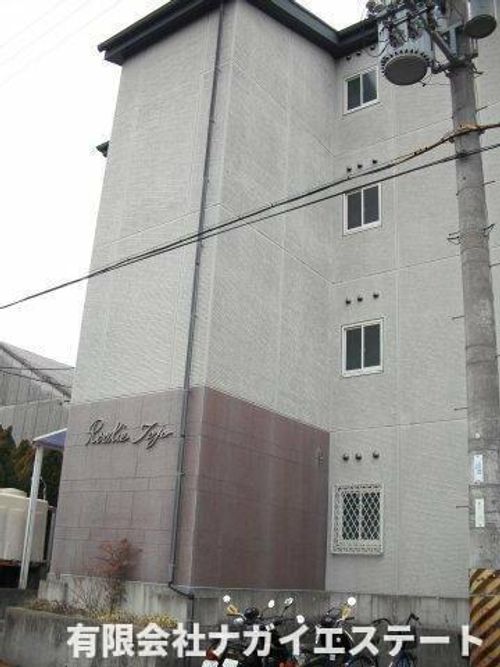 ルーキー東条マンション404の外観