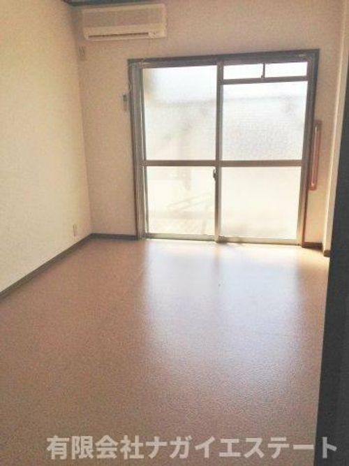 ルーキー東条マンション404の居間