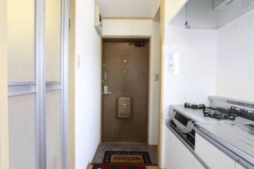 フローレスコーポ淑の玄関