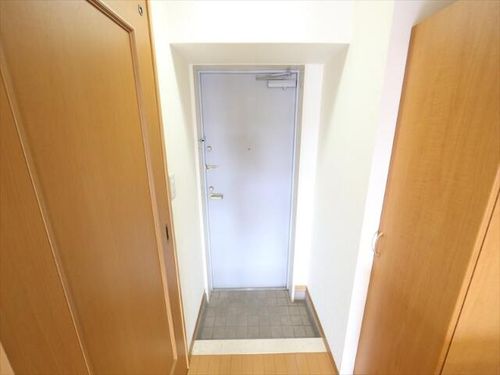 愛知県名古屋市名東区宝が丘(マンション)の賃貸物件の玄関