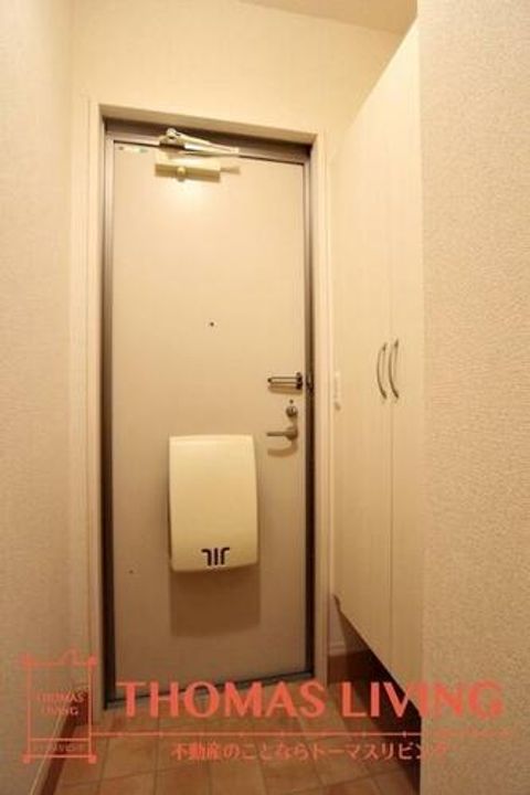 ウィステリアフィールド202の玄関