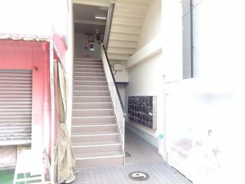 シャトレSI千代田の玄関