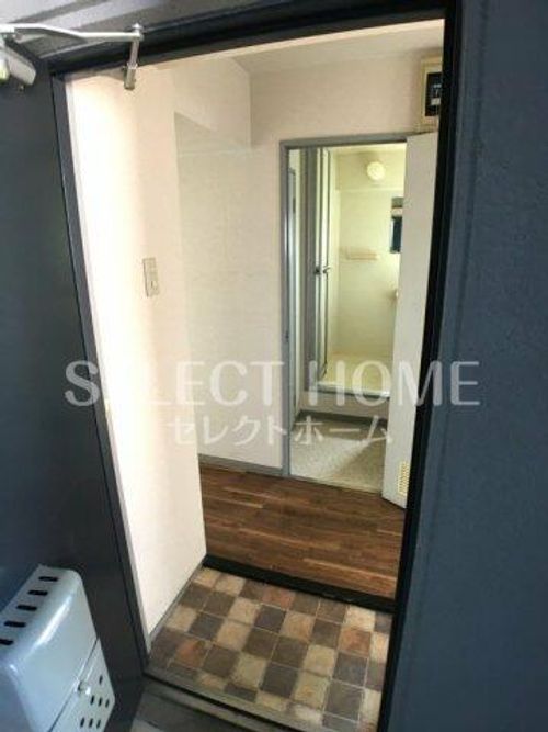 シプエビル301の玄関