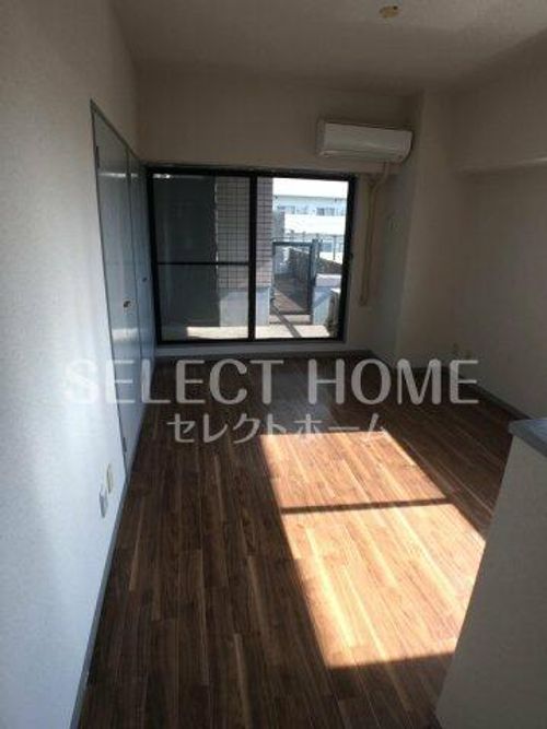 シプエビル301の居間