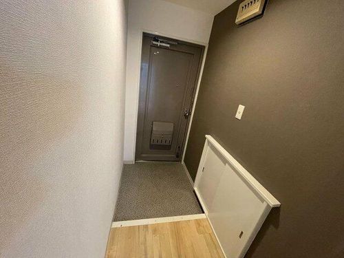 大阪府豊中市上新田4丁目(マンション)の賃貸物件の玄関