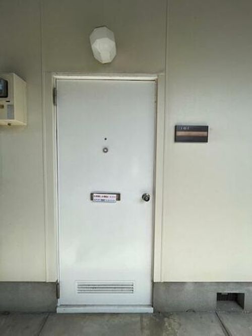 福岡県中間市中央3丁目(アパート)の賃貸物件の玄関