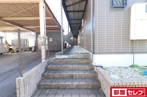 キルシェ・ヴィラ1Cの玄関