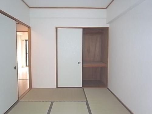 グレーシィ東生駒303の内装