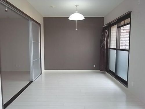 OMマンション東生駒の居間