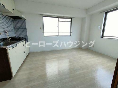 大阪府豊中市南桜塚1丁目(マンション)の賃貸物件の居間