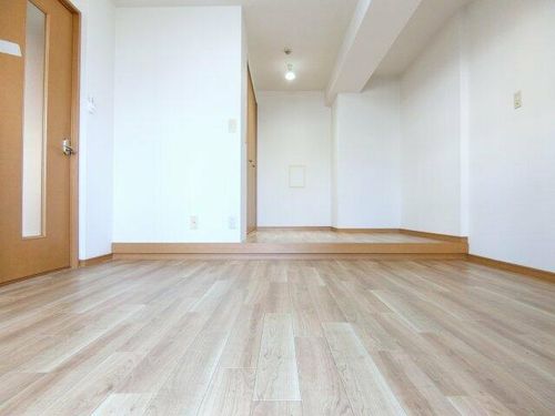 パウゼ河内長野駅前の内装