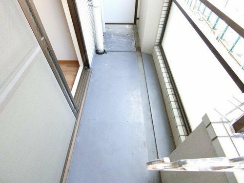 パウゼ河内長野駅前の内装