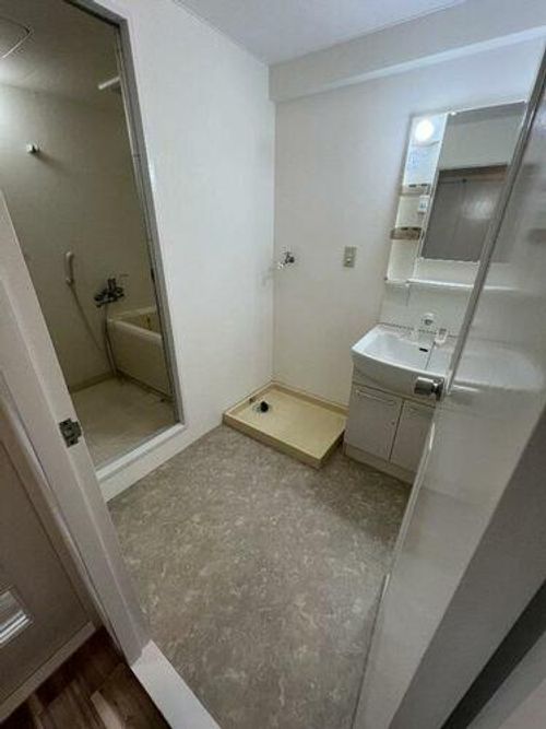 風の街102の内装