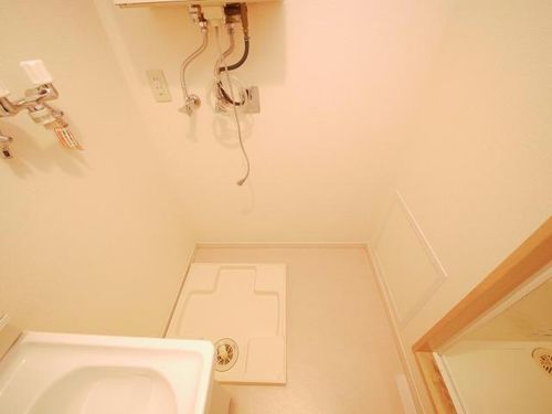 フリーダムコート栄通16の内装