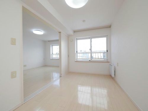 フリーダムコート栄通16の内装