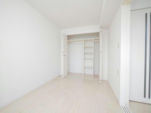 フリーダムコート栄通16の内装