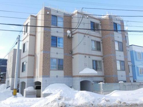 フリーダムコート栄通16の外観