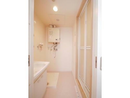 フリーダムコート栄通16の内装