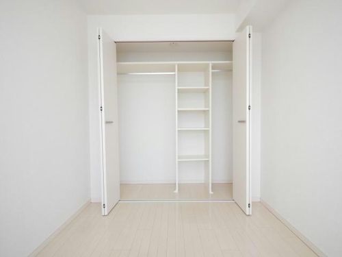 フリーダムコート栄通16の内装